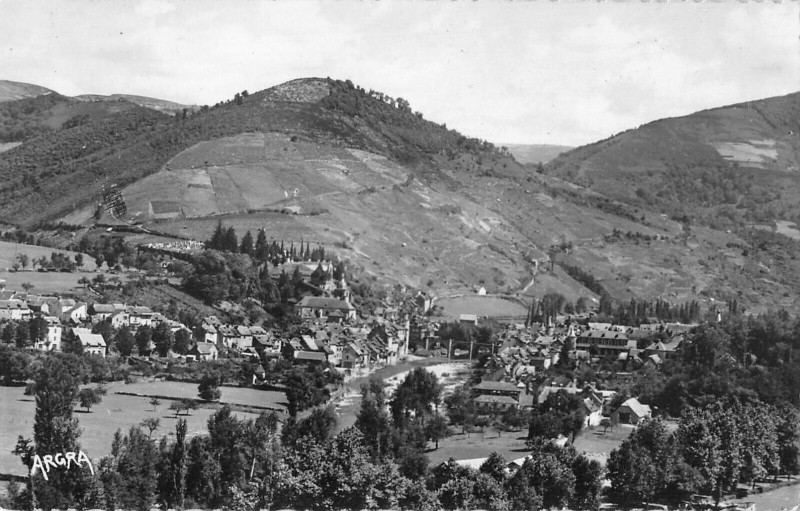 Carte postale ancienne Saint Geniez D'Olt Vue Generale