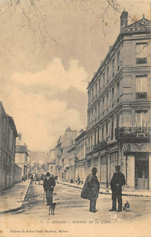 Carte postale ancienne Millau Avenue De La Gare à Millau