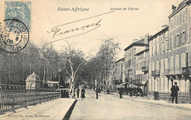 Carte postale ancienne Saint Affrique Avenue De Vabres à Saint-Affrique