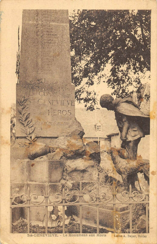 Carte postale ancienne Sainte Gnevieve Le Monument Aux Morts