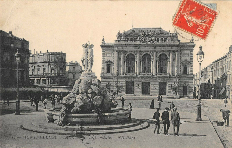 Carte postale ancienne Montpellier Place De La Comedie à Montpellier
