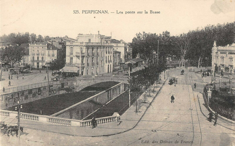 Carte postale ancienne Perpignan Les Ponts Sur La Basse à Perpignan
