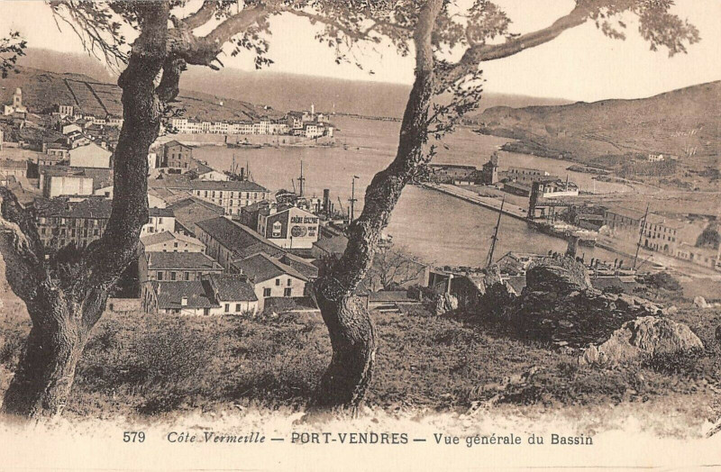 Carte postale ancienne Port Vendres Vue Generale Du Bassin à Port-Vendres