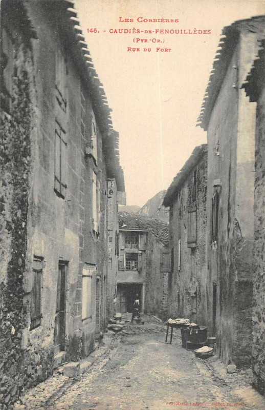 Carte postale ancienne Caudies De Fenouilledes Rue Du Fort