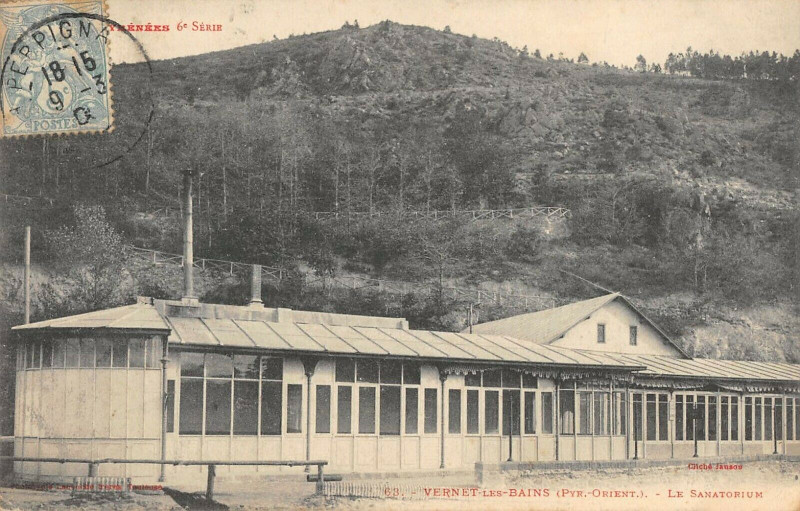 Carte postale ancienne Vernet Les Bains Le Sanatorium (cliché pas courant à Ur