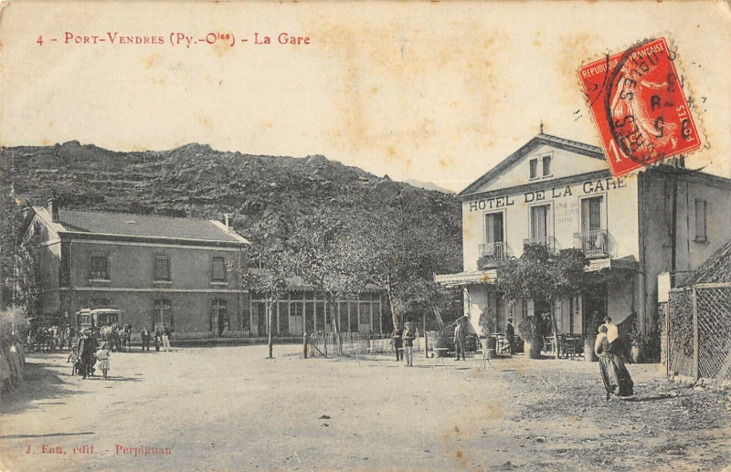 Carte postale ancienne Port Vendres La Gare à Port-Vendres