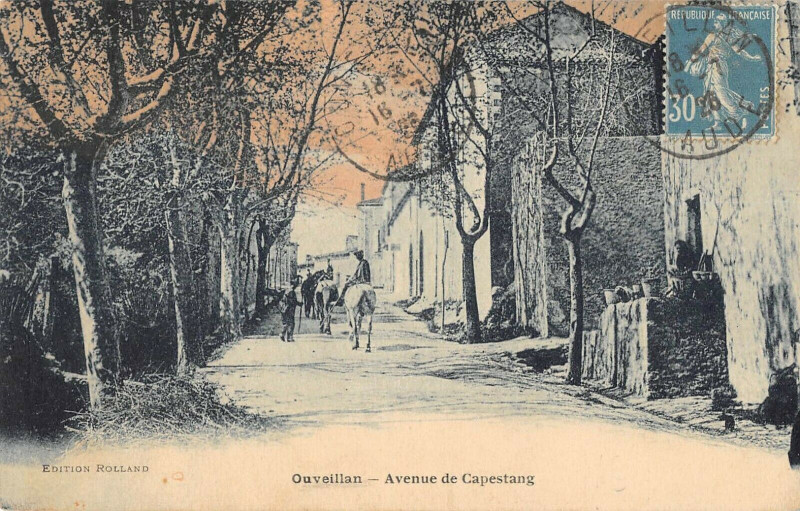 Carte postale ancienne Ouveillan Avenue De Capestang à Ouveillan