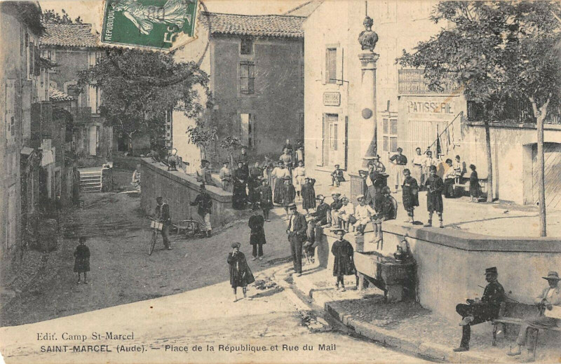 Carte postale ancienne Saint Marcel Place De La Republique Et Rue Du Mail