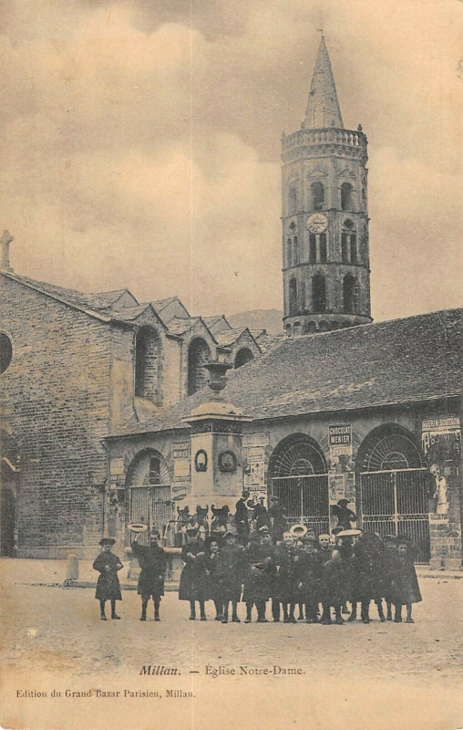 Carte postale ancienne Millau Eglise Notre Dame à Millau