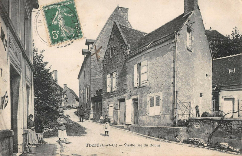 Carte postale ancienne Thore Vieille Rue Du Bourg (cliché pas courant