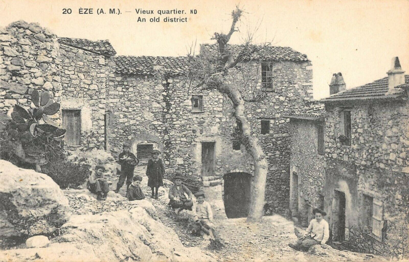Carte postale ancienne Eze Vieux Quartier à Èze