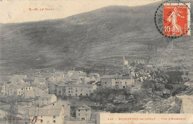 Carte postale ancienne Roquefort De Sault Vue Generale à Roquefort-de-Sault