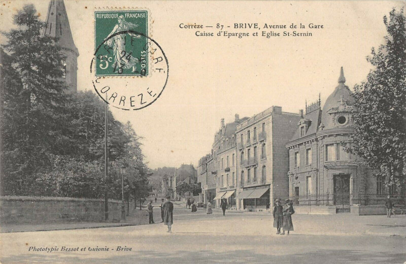 Carte postale ancienne Brive Avenue De La Gare Caisse D'Epargne