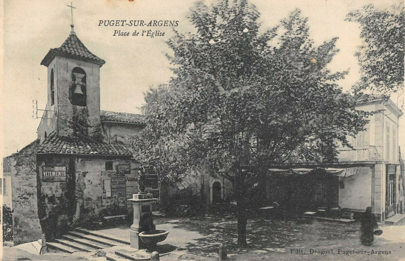 Carte postale ancienne Puget Sur Argens Place De L'Eglise à Puget-sur-Argens