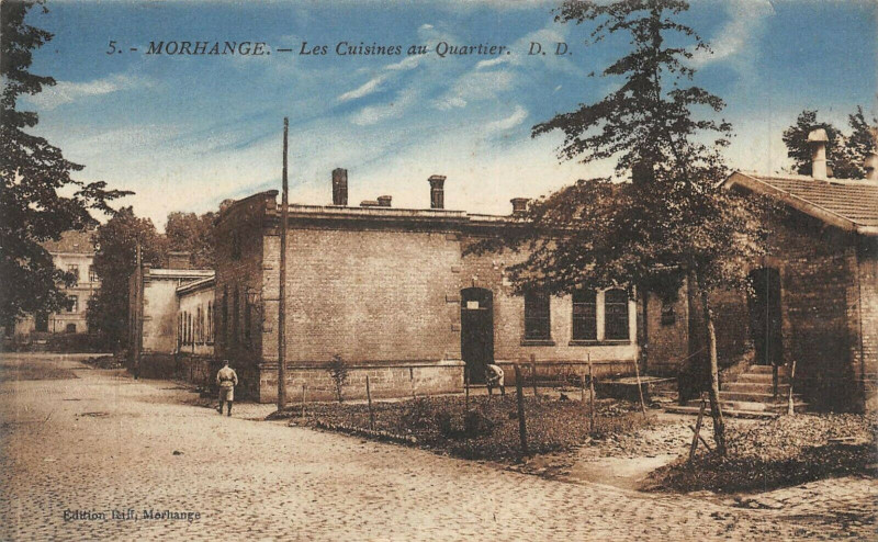 Carte postale ancienne Morhange Les Cuisines Au Quartier à Morhange