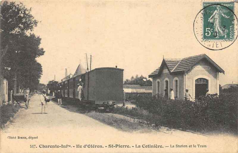 Carte postale ancienne Ile D'Oleron Saint Pierre La Cotiniere La Station Et Le Tram (Train