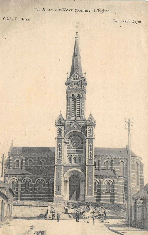 Carte postale ancienne Ailly Sur Noye Eglise à Ailly-sur-Noye