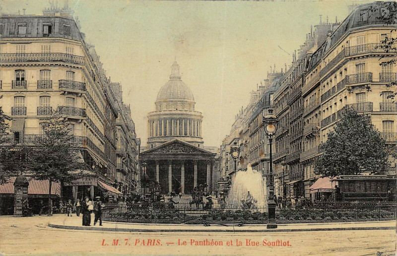 Carte postale ancienne Paris Le Pantheon Et La Rue Soufflot à Paris