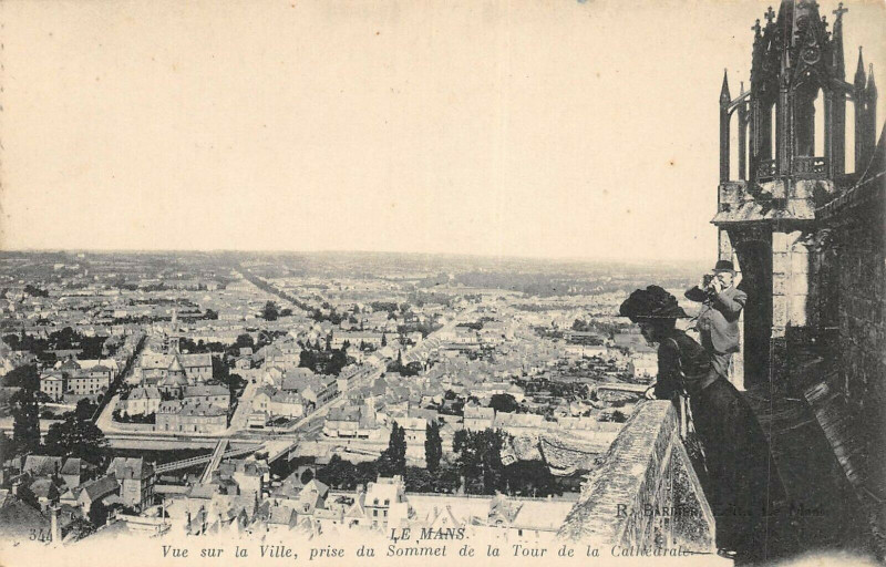 Carte postale ancienne Le Mans Vue Sur La Ville Prise Du Sommet De La Tour De La Cathedrale au Mans