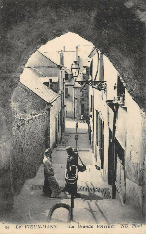 Carte postale ancienne Le Vieux Mans La Grande Poterne