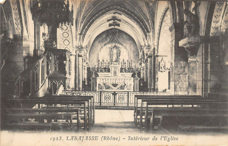 Carte postale ancienne Larajasse Interieur De L'Eglise à Larajasse