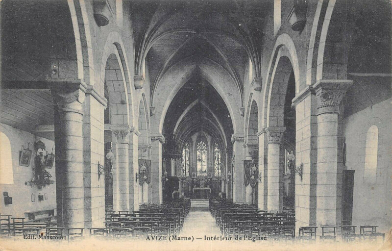Carte postale ancienne Avize Interieur Eglise à Avize