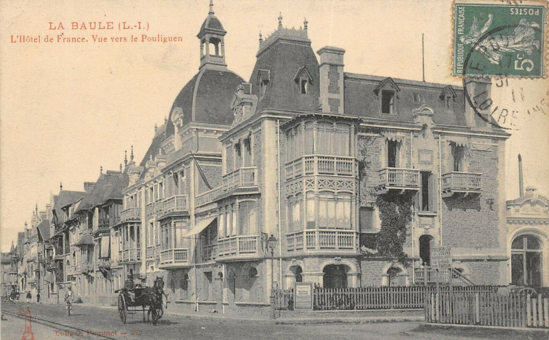 Carte postale ancienne La Baule Hotel De France Vue Vers Le Pouliguen à Vue