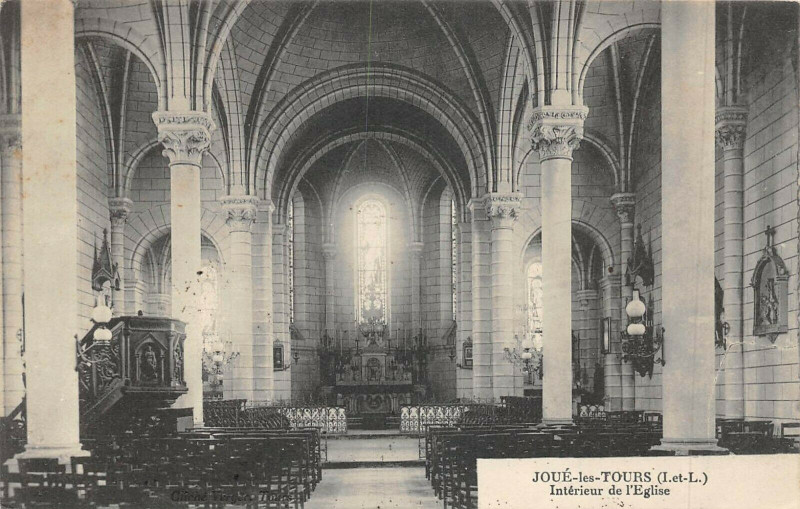 Carte postale ancienne Joue Les Tours Interieur Eglise à Tours