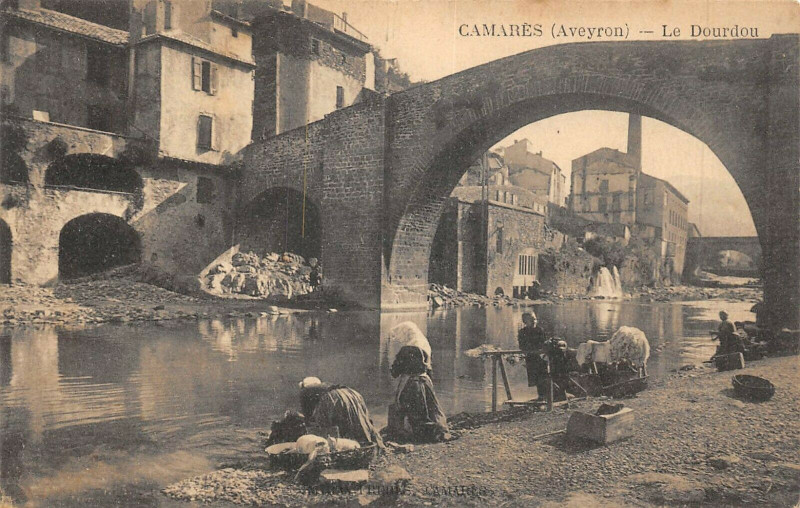 Carte postale ancienne Camares Le Dourdou à Camarès