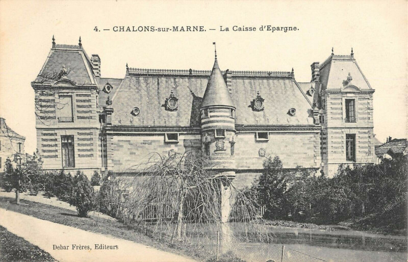 Carte postale ancienne Chalons Sur Marne Caisse D'Epargne à Isse