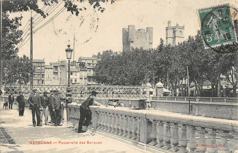 Carte postale ancienne Narbonne Passerelle Des Barques à Narbonne