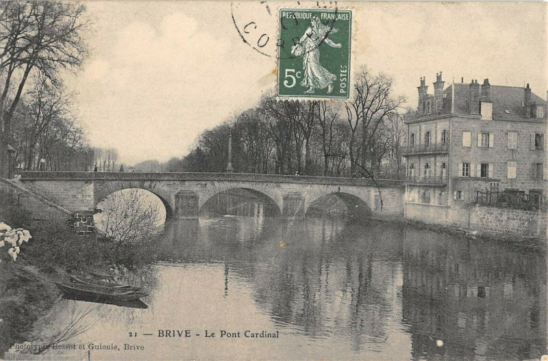 Carte postale ancienne Brive Le Pont Cardinal