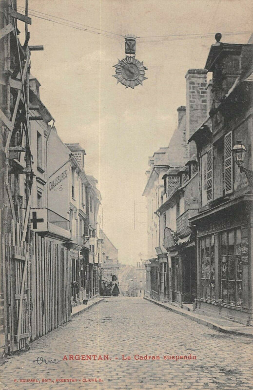 Carte postale ancienne Argentan Le Cadran Suspendu à Argentan