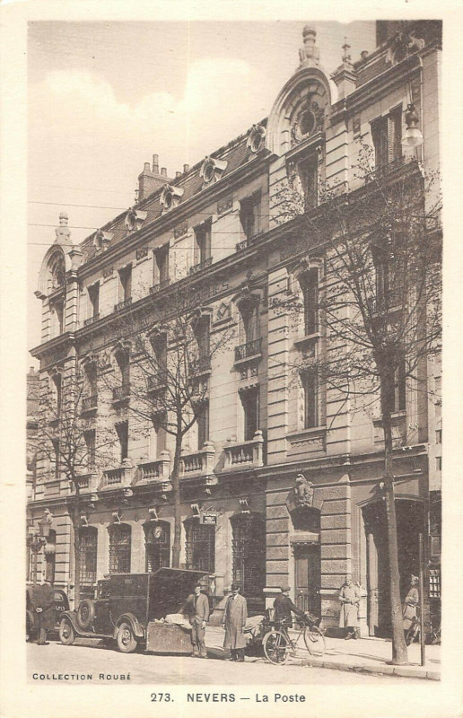 Carte postale ancienne Nevers La Poste à Nevers