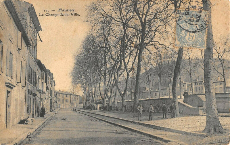 Carte postale ancienne Mazamet Le Champ De Ville à Mazamet