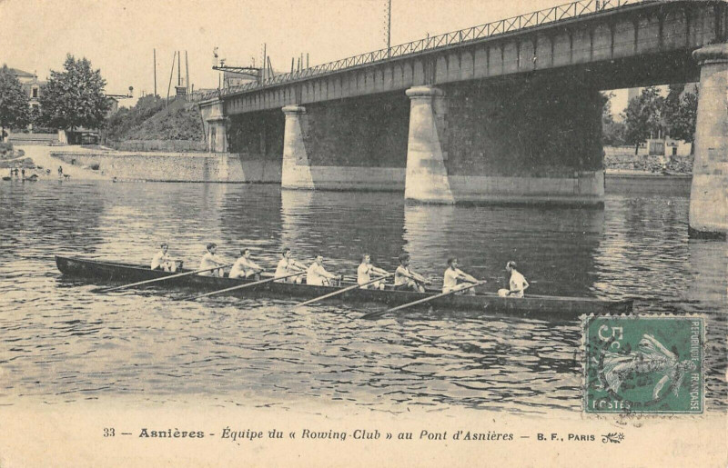 Carte postale ancienne Asnieres Equipe Du Rowing Club Au Pont D'Asnieres