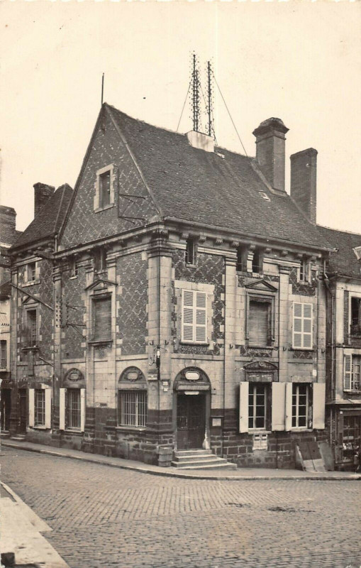 Carte postale ancienne Toucy La Poste à Toucy