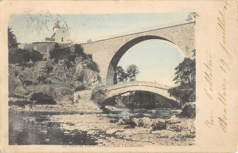 Carte postale ancienne Les Ponts De Pierre Perthuis Dans L'Avallonais à Avallon