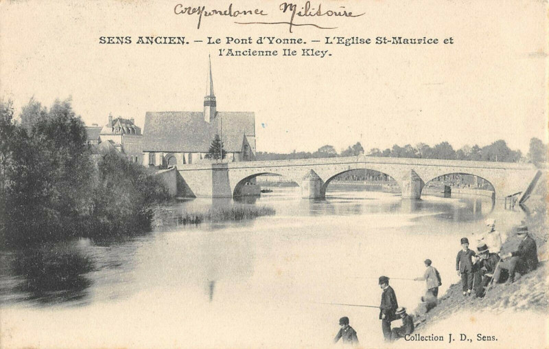 Carte postale ancienne Sens Le Pont D'Yonne Ancienne Ile Kley à Sens