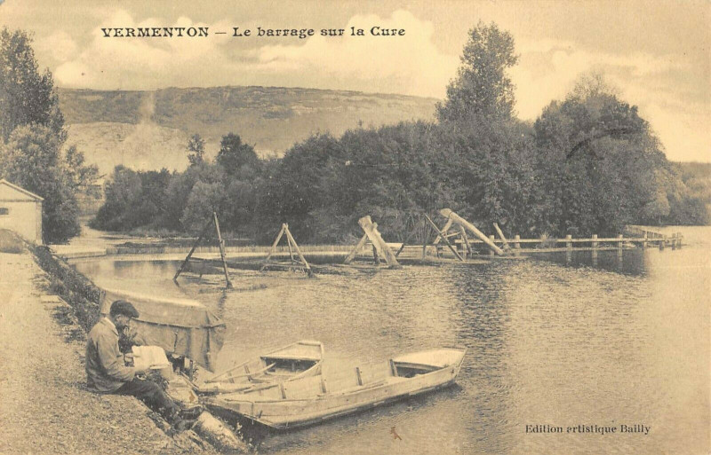 Carte postale ancienne Vermenton Le Barrage Sur La Cure à Vermenton