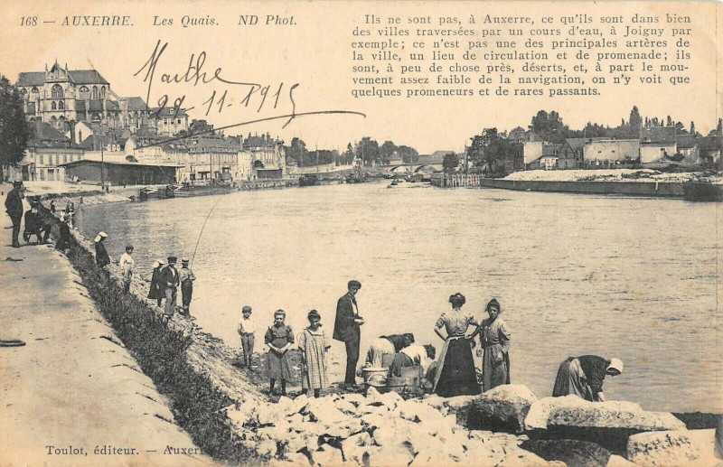 Carte postale ancienne Auxerre Les Quais à Auxerre