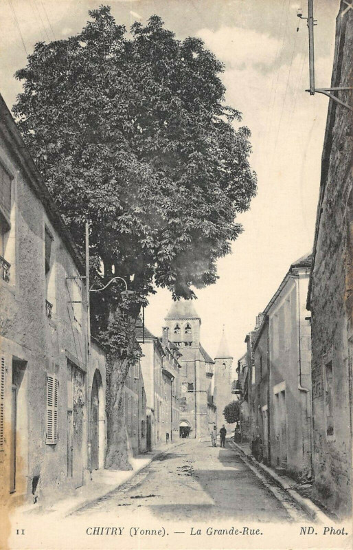 Carte postale ancienne Chitry La Grande Rue à Chitry