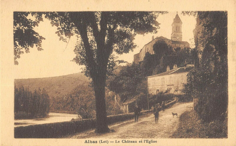 Carte postale ancienne Albas Le Chateau Et Eglise à Albas