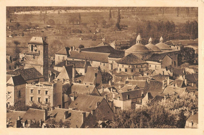 Carte postale ancienne Souillac Le Beffroi à Souillac