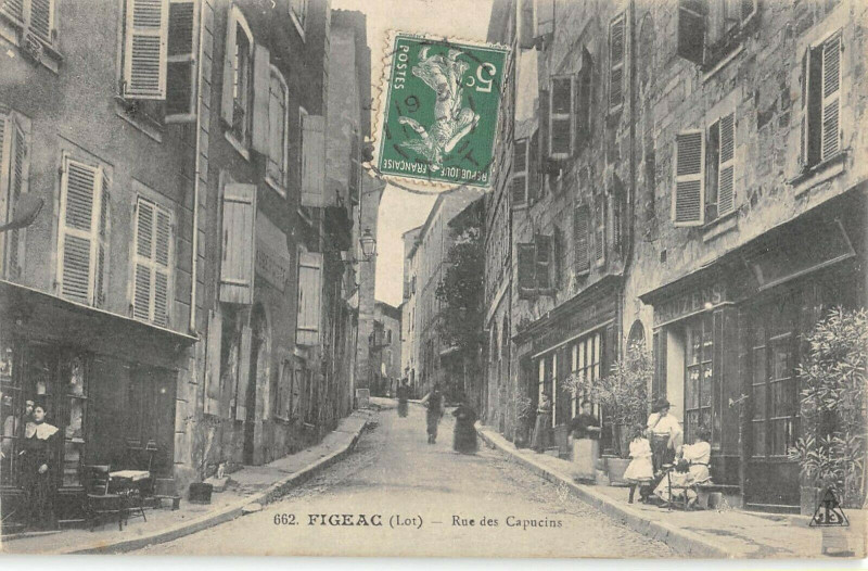 Carte postale ancienne Figeac Rue Des Capucins à Figeac