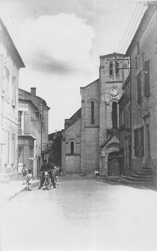 Carte postale ancienne Tonneins La Cathedrale à Tonneins