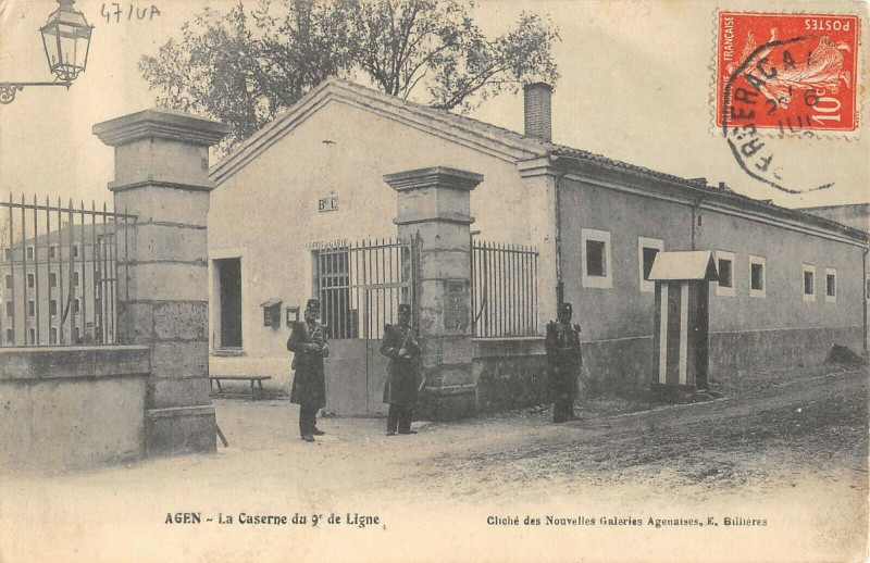 Carte postale ancienne Agen La Caserne 9e De Ligne à Agen