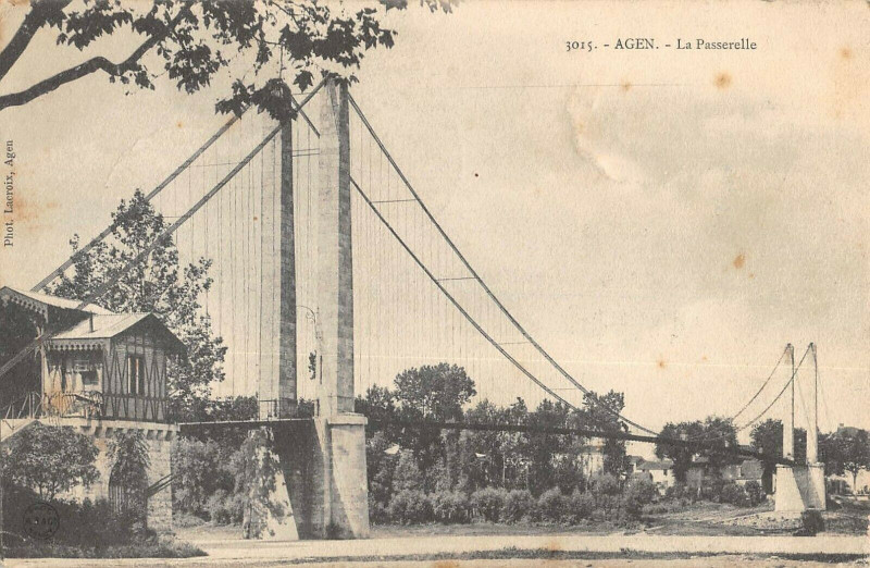 Carte postale ancienne Agen La Passerelle à Agen