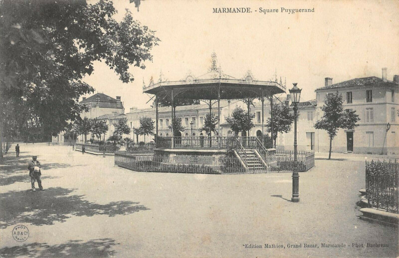 Carte postale ancienne Marmande Square Puignerand à Marmande