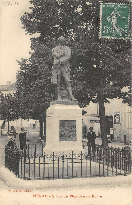 Carte postale ancienne Nerac Statue Du Physicien De Romas à Nérac